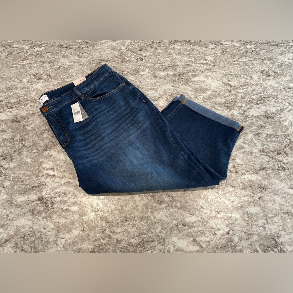 LANE BRYANT NWT mid rise boyfriend  Jean capris size 24